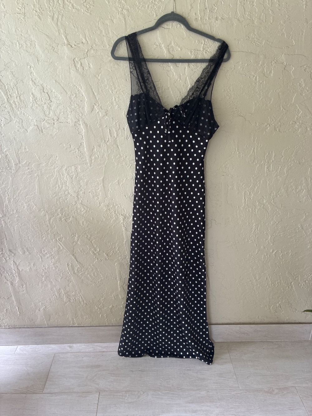 POLKA DOT LACE MAXI DRESS - Picture 2 of 3